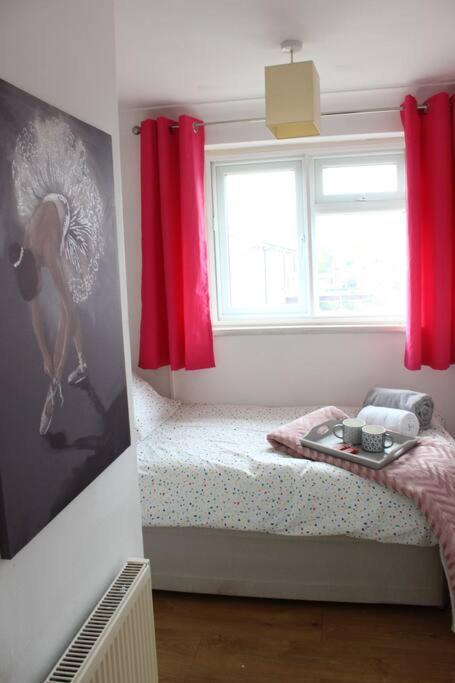 Private & Comfortable 2 Bedroom Home Away From Home Stanwell Ngoại thất bức ảnh